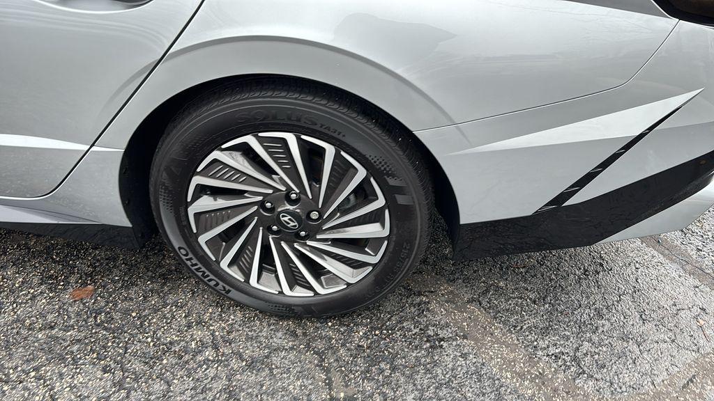 used 2024 Hyundai Sonata Hybrid car, priced at $25,913