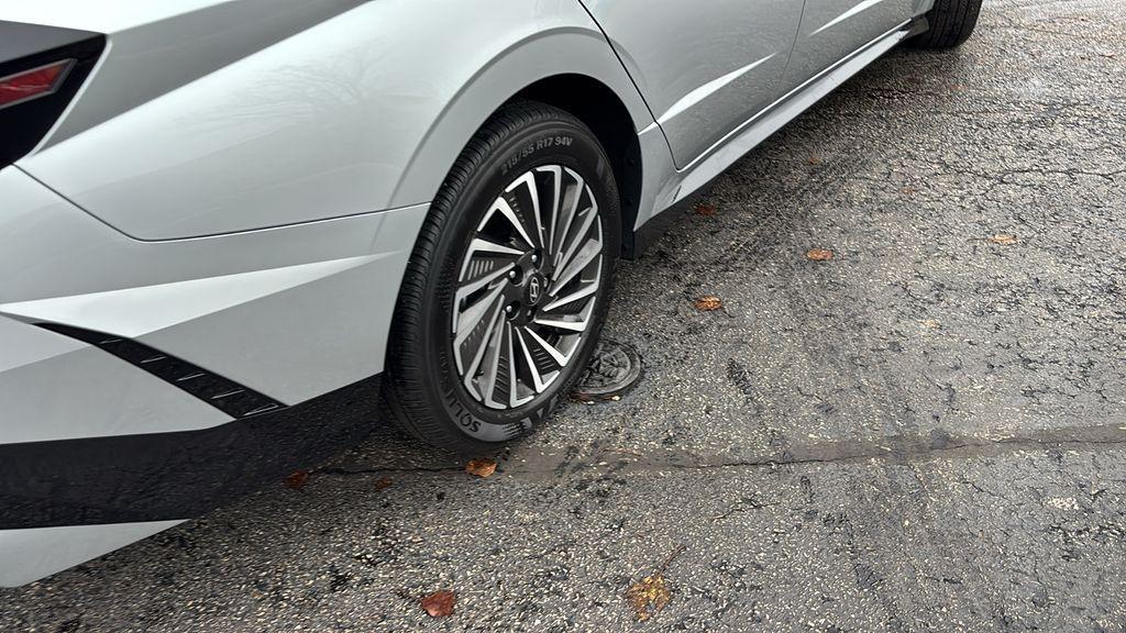 used 2024 Hyundai Sonata Hybrid car, priced at $25,913