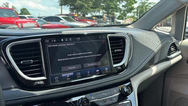 used 2023 Chrysler Pacifica Hybrid car, priced at $24,219