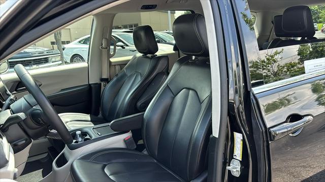 used 2023 Chrysler Pacifica Hybrid car, priced at $24,219