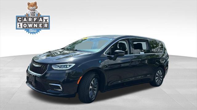 used 2023 Chrysler Pacifica Hybrid car, priced at $24,219