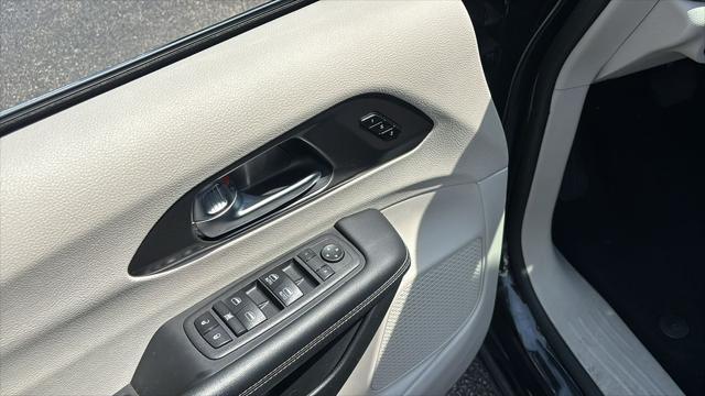 used 2023 Chrysler Pacifica Hybrid car, priced at $24,219