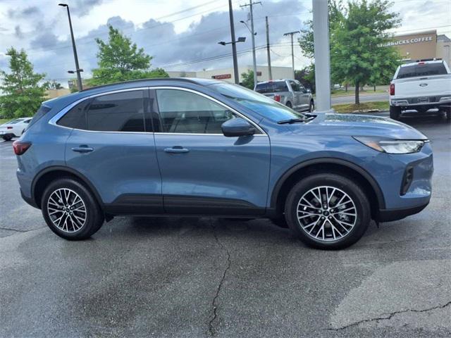 new 2025 Ford Escape PHEV car, priced at $32,000