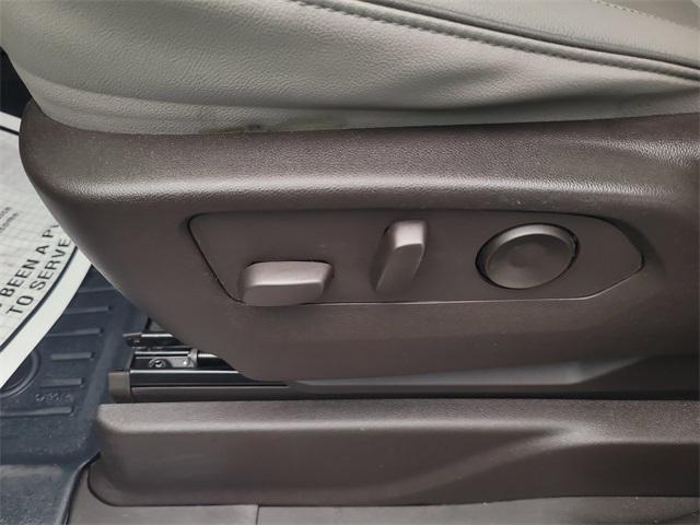 used 2023 GMC Yukon XL car, priced at $49,106