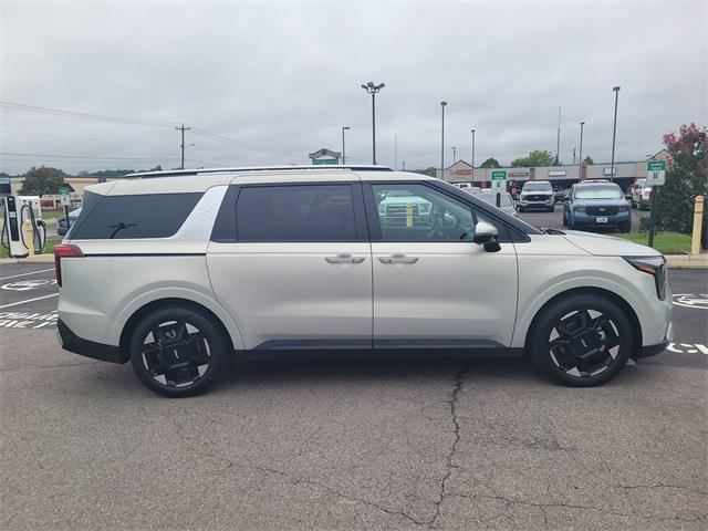 used 2025 Kia Carnival car, priced at $37,994