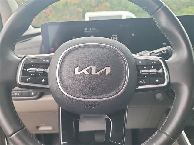 used 2025 Kia Carnival car, priced at $37,994