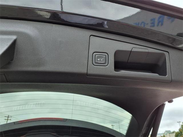 used 2021 Cadillac XT4 car, priced at $27,788