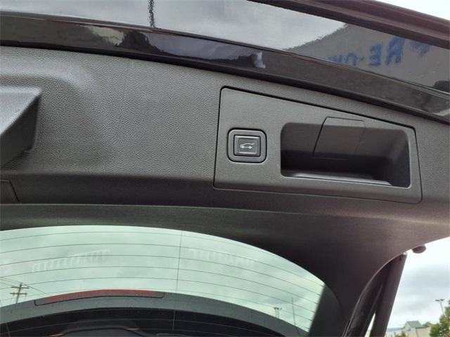 used 2021 Cadillac XT4 car, priced at $28,981