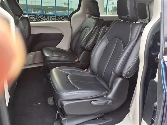 used 2023 Chrysler Pacifica Hybrid car, priced at $29,911