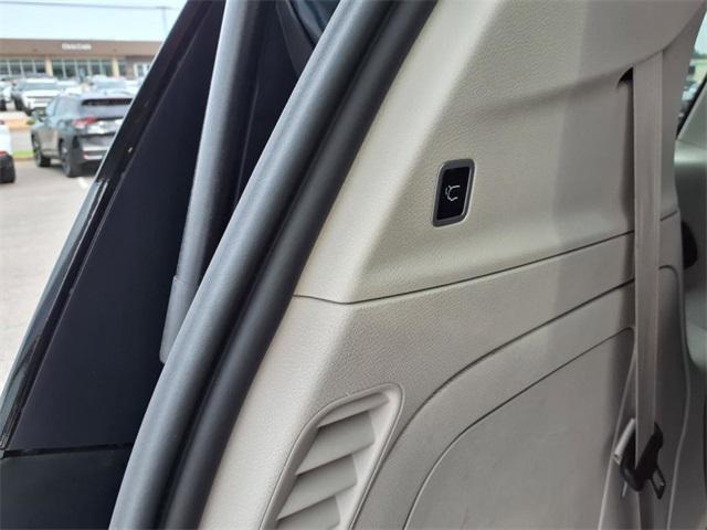 used 2023 Chrysler Pacifica Hybrid car, priced at $29,911