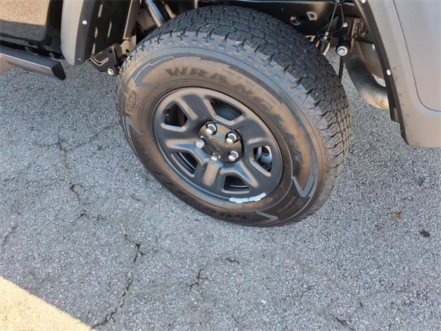 used 2022 Jeep Gladiator car, priced at $29,489
