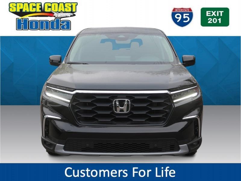 new 2025 Honda Pilot car, priced at $44,995