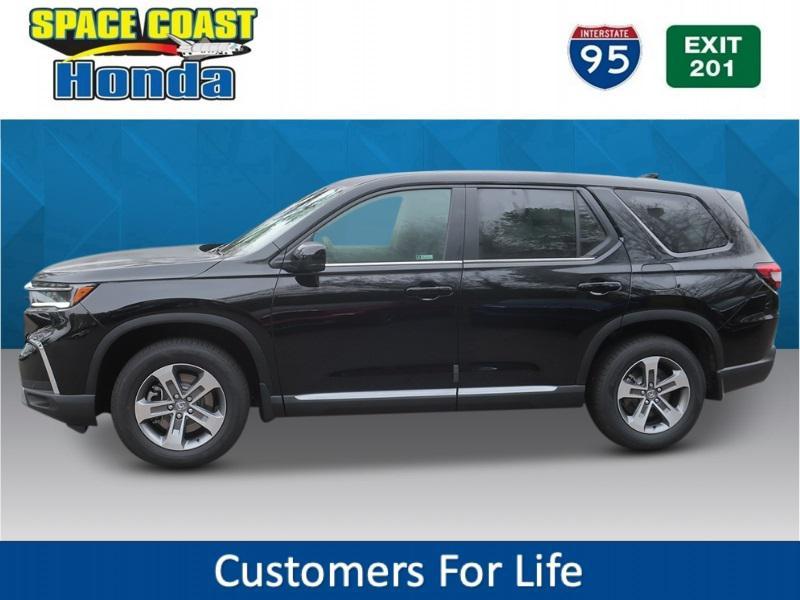new 2025 Honda Pilot car, priced at $44,995