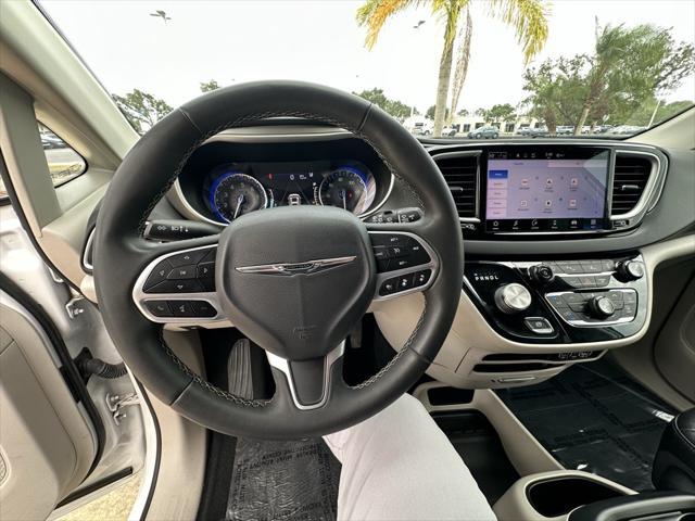 used 2022 Chrysler Pacifica car, priced at $20,551