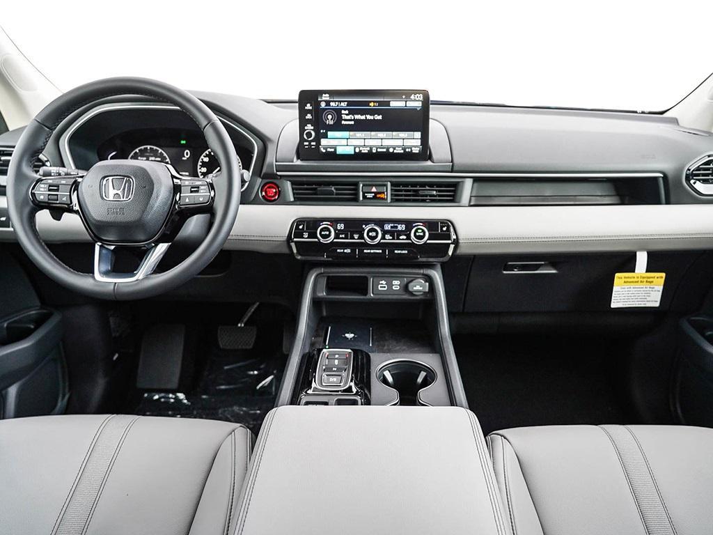 new 2025 Honda Pilot car, priced at $45,450