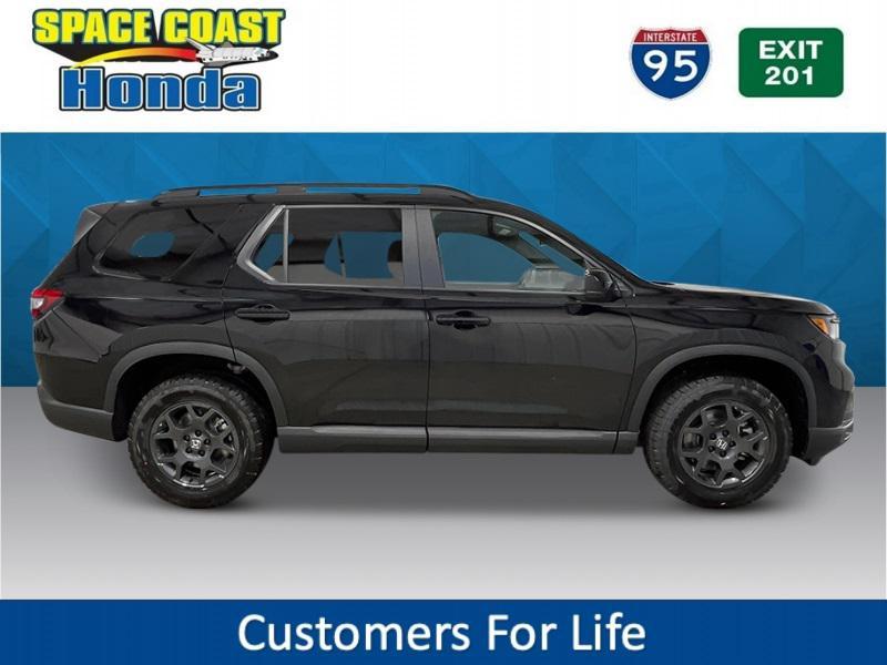 new 2025 Honda Pilot car, priced at $50,895