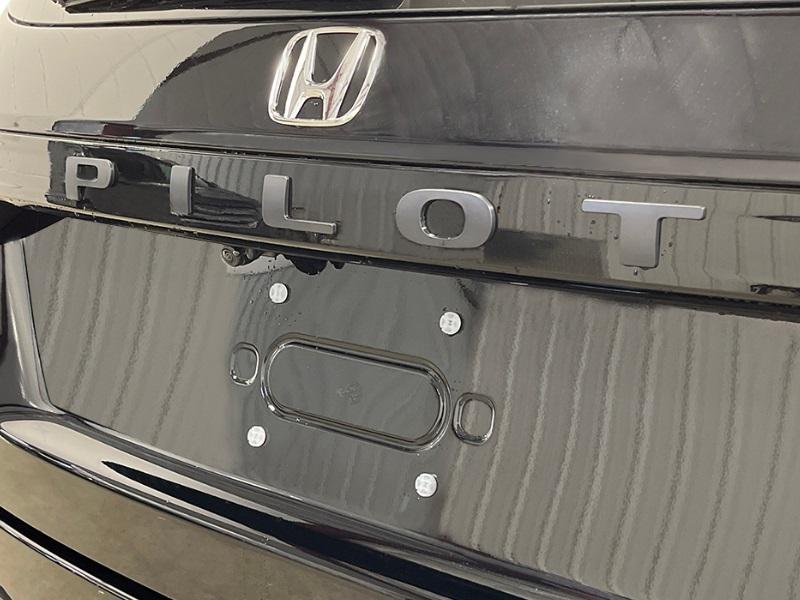 new 2025 Honda Pilot car, priced at $50,895