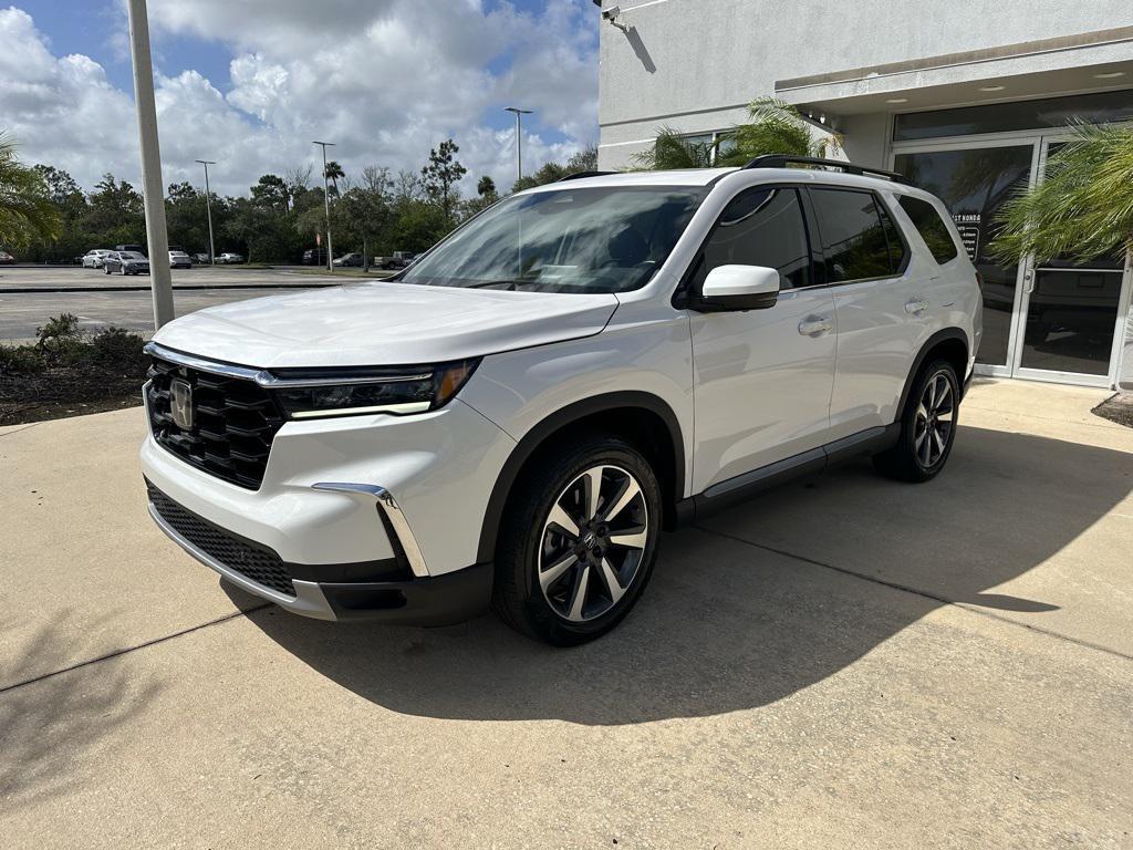 used 2024 Honda Pilot car, priced at $45,544