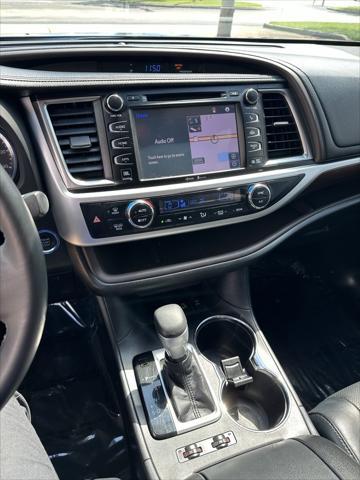 used 2015 Toyota Highlander car, priced at $14,999