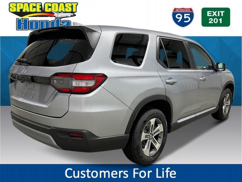new 2025 Honda Pilot car, priced at $47,825