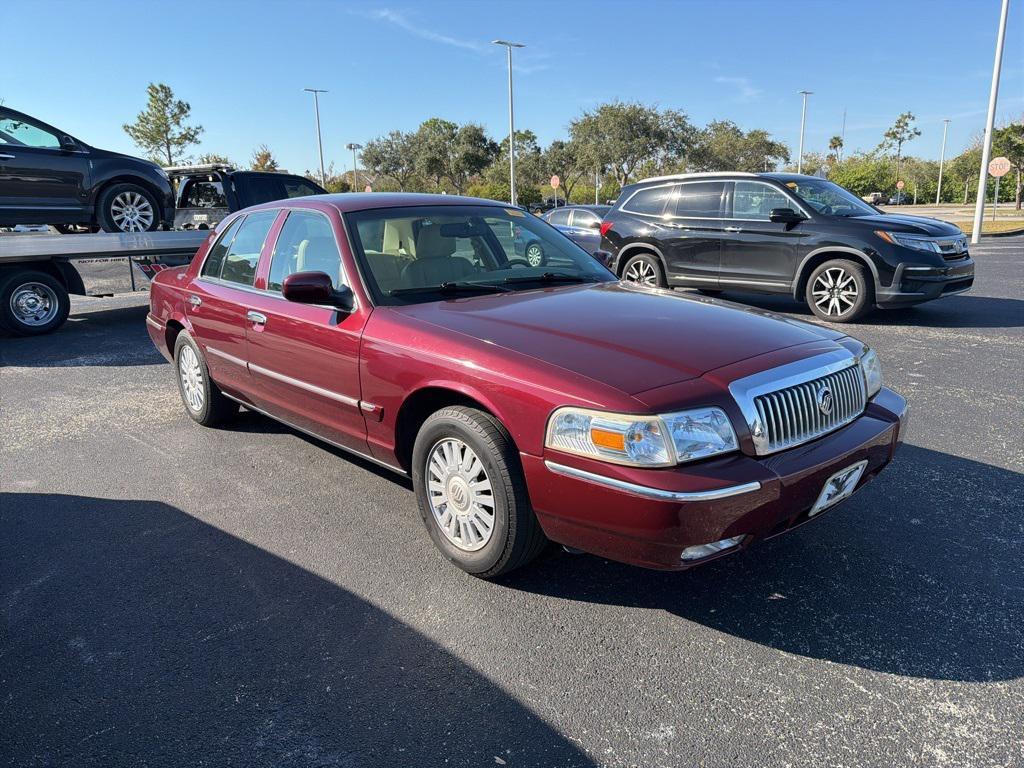 used 2007 Mercury Grand Marquis car, priced at $6,990