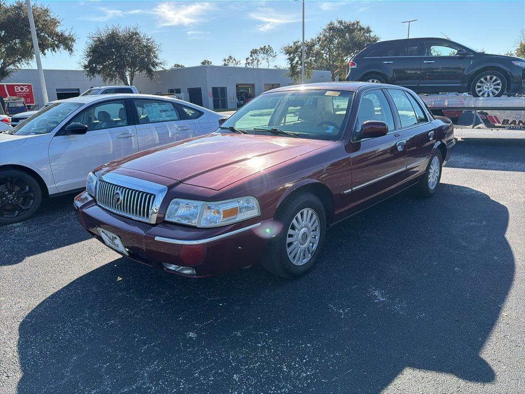 used 2007 Mercury Grand Marquis car, priced at $6,990