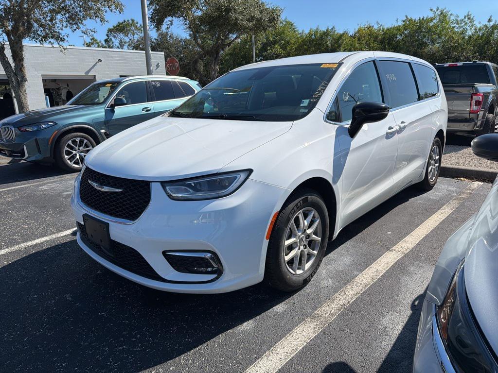 used 2024 Chrysler Pacifica car, priced at $28,991