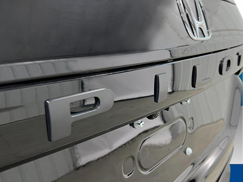 new 2025 Honda Pilot car, priced at $51,095