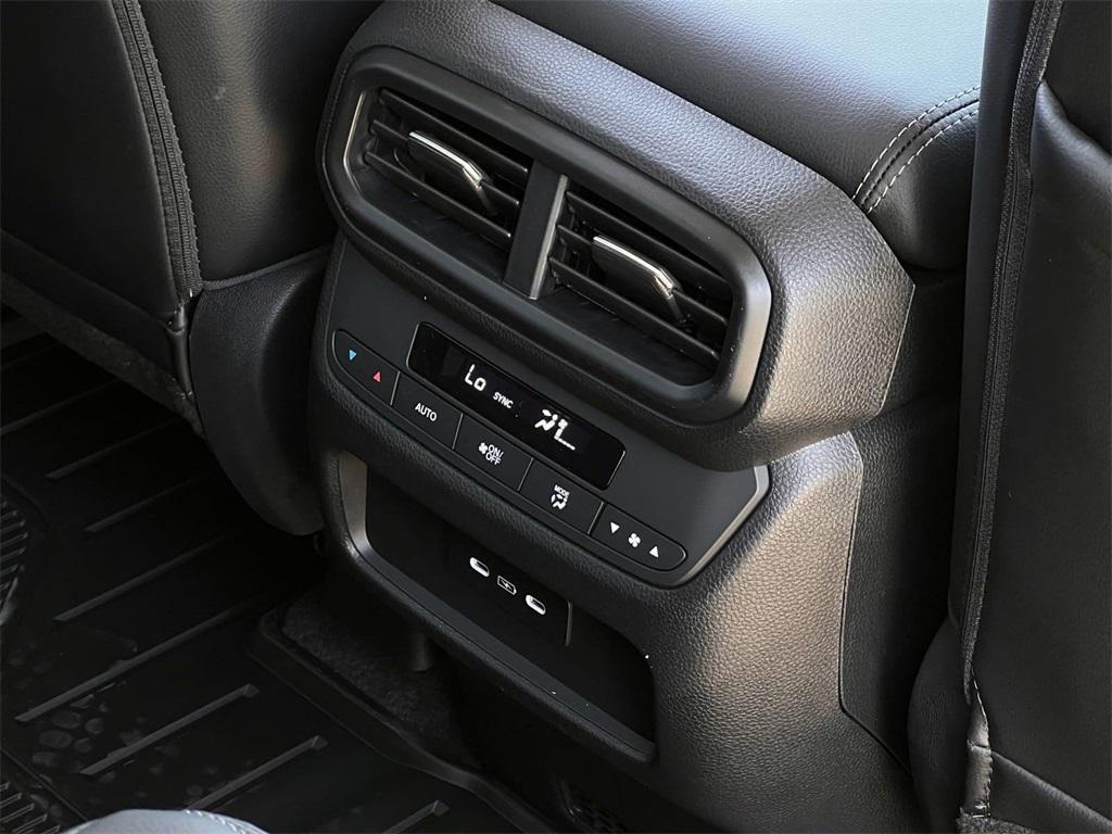 new 2025 Honda Pilot car, priced at $49,405