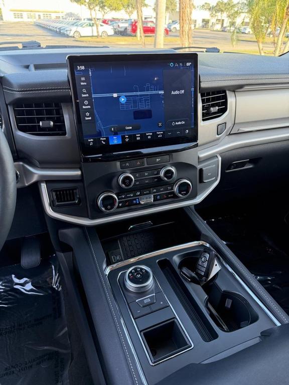 used 2024 Ford Expedition car, priced at $51,991
