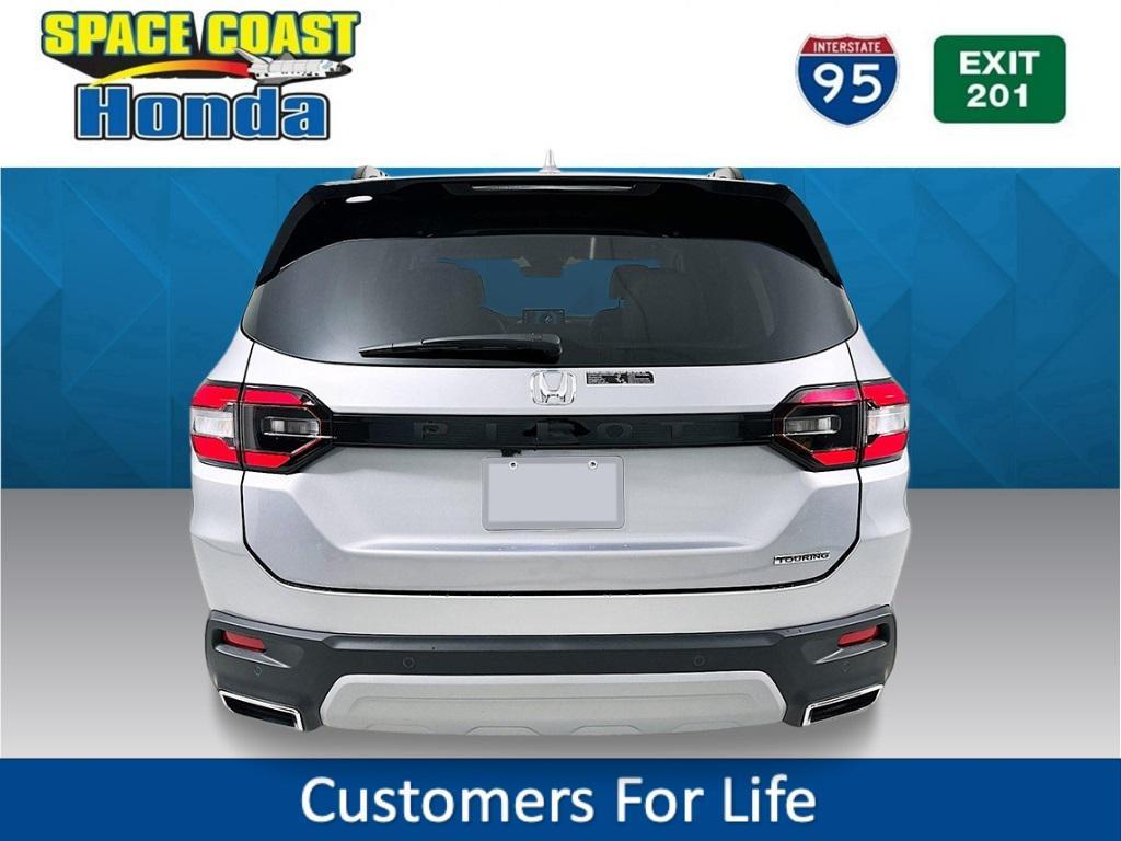 new 2025 Honda Pilot car, priced at $50,850