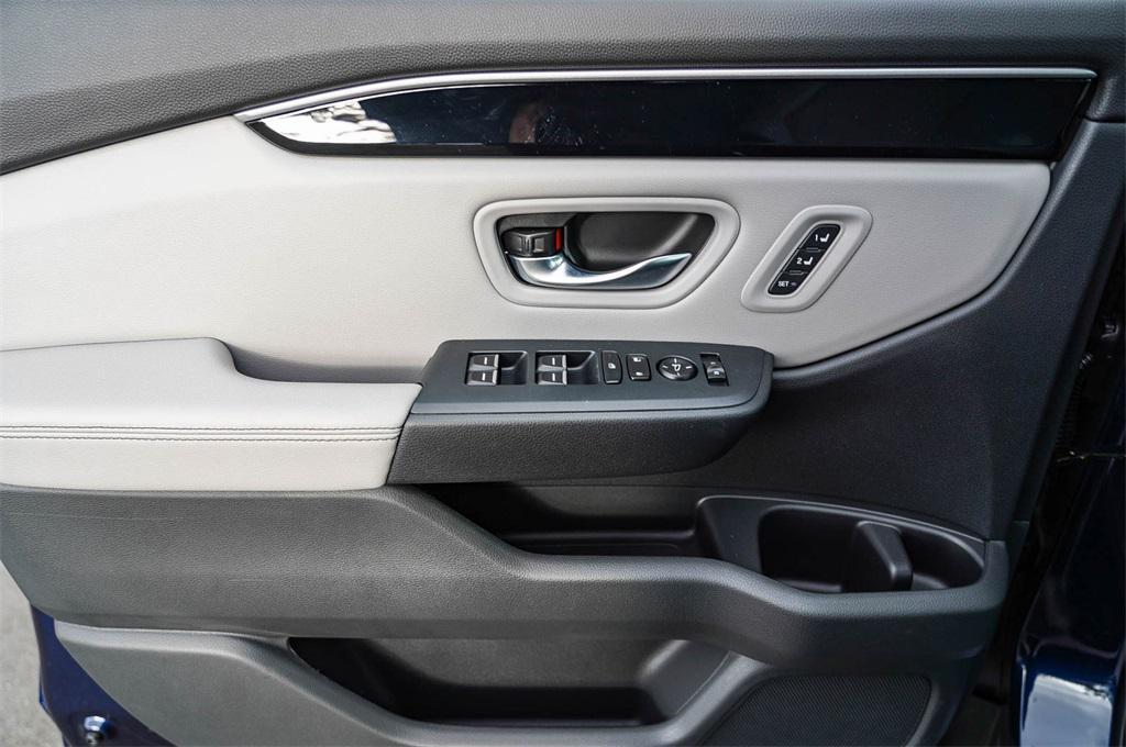 new 2025 Honda Pilot car, priced at $46,180