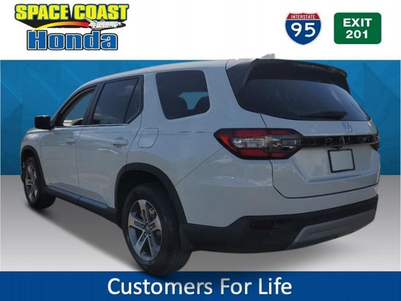 new 2025 Honda Pilot car, priced at $46,180