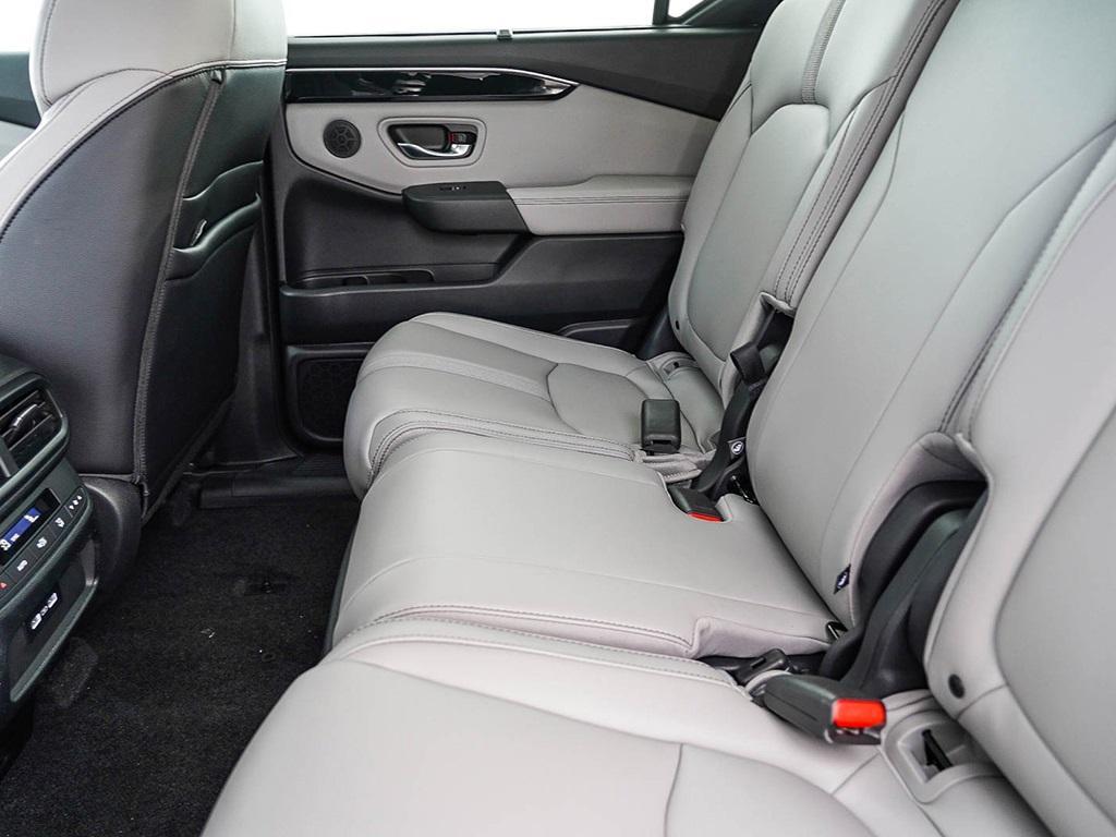 new 2025 Honda Pilot car, priced at $46,180