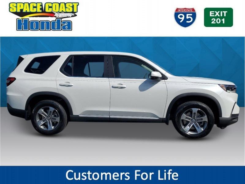 new 2025 Honda Pilot car, priced at $46,180