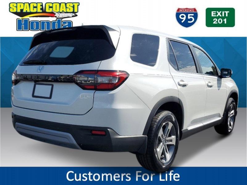 new 2025 Honda Pilot car, priced at $46,180