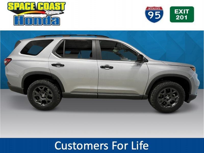 new 2025 Honda Pilot car, priced at $50,895