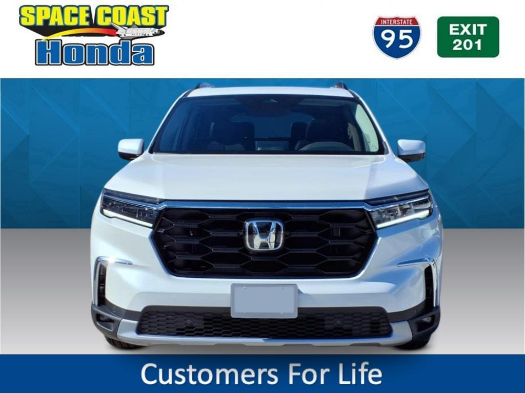 new 2025 Honda Pilot car, priced at $51,350
