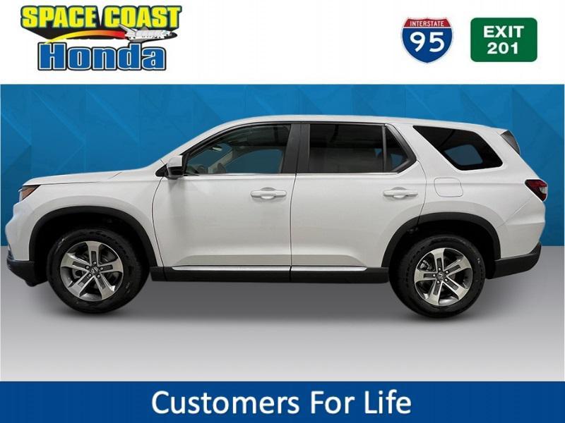 new 2025 Honda Pilot car, priced at $47,550