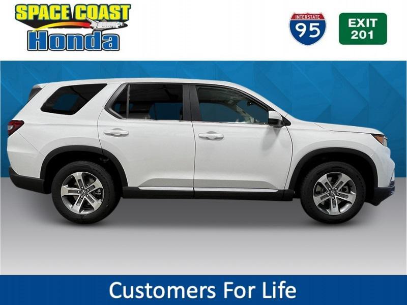 new 2025 Honda Pilot car, priced at $47,550