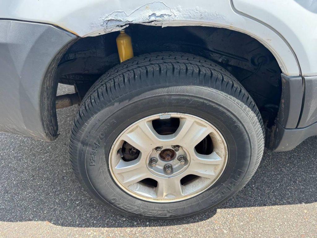 used 2006 Ford Escape car, priced at $3,999