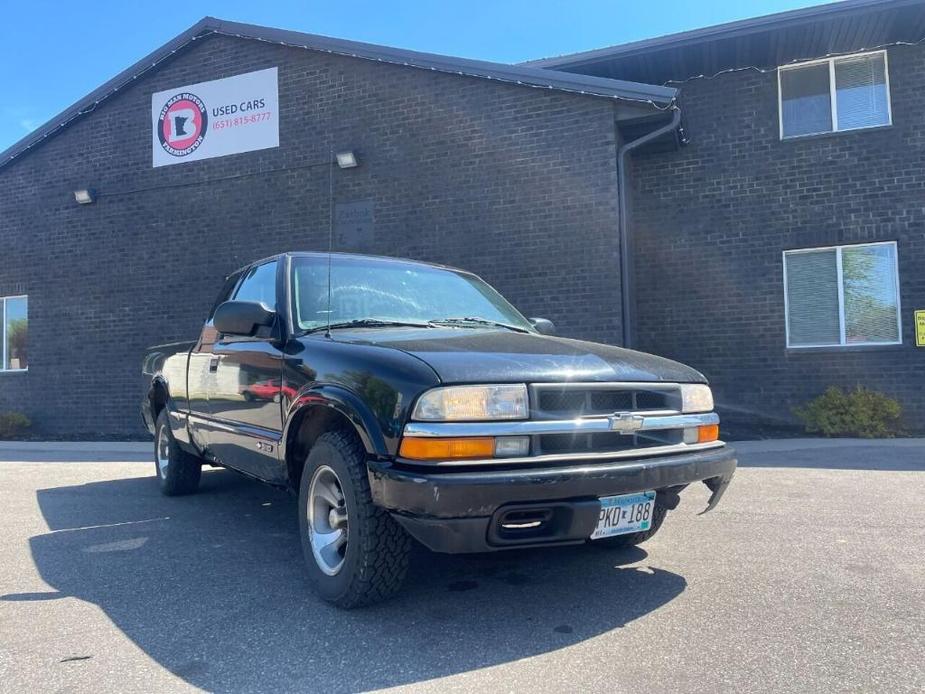 used 2000 Chevrolet S-10 car, priced at $3,599