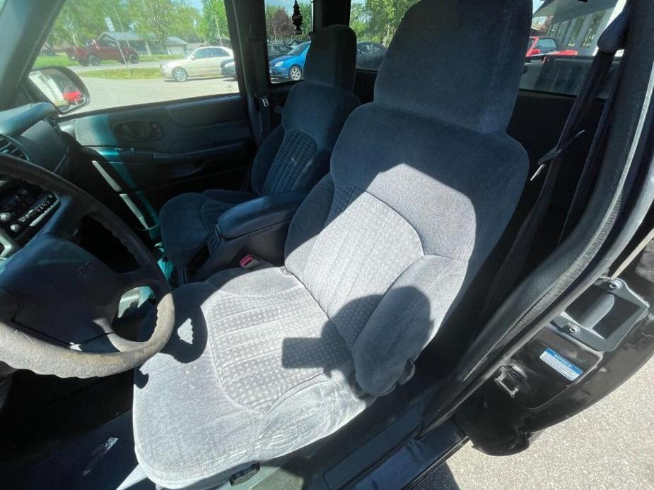 used 2000 Chevrolet S-10 car, priced at $3,999