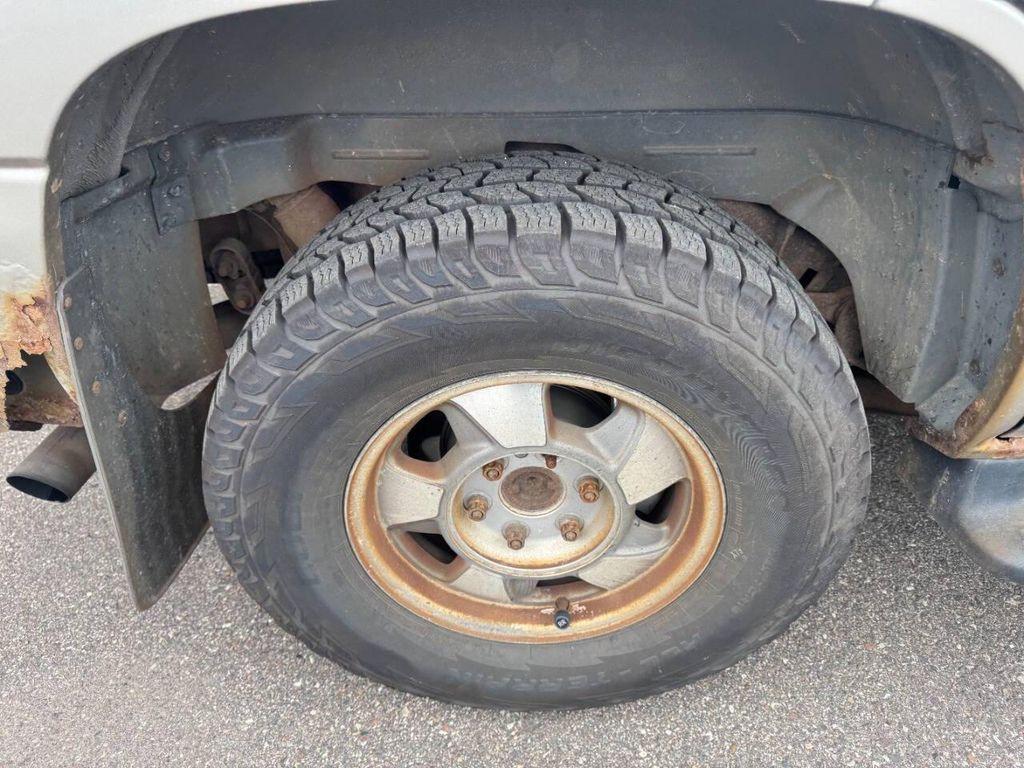 used 2002 Chevrolet Tahoe car, priced at $2,999