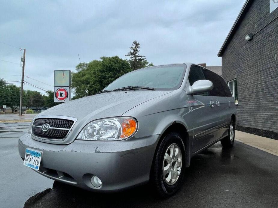 used 2005 Kia Sedona car, priced at $2,999