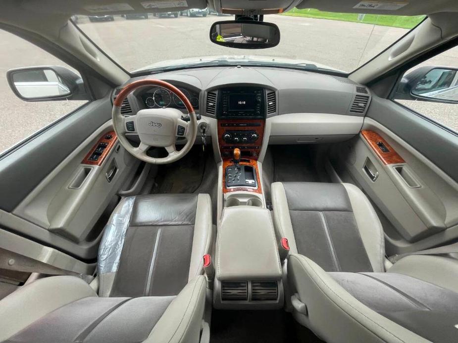 used 2007 Jeep Grand Cherokee car, priced at $3,499