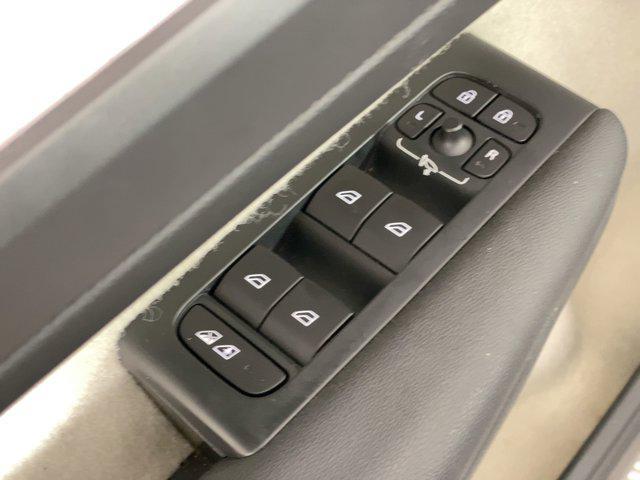 used 2019 Volvo XC40 car, priced at $21,498