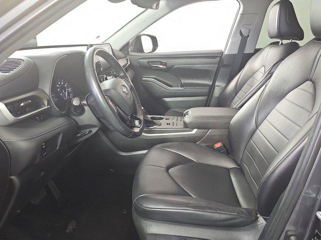 used 2021 Toyota Highlander car, priced at $31,499