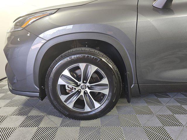 used 2021 Toyota Highlander car, priced at $31,499