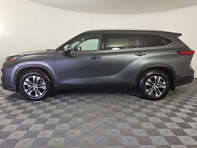 used 2021 Toyota Highlander car, priced at $31,499